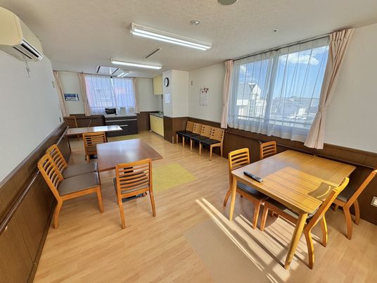日差しの差し込む明るい空間