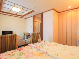 明るい和室風居室