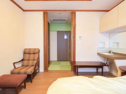 明るい居室のインテリア