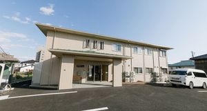 広々とした建物の外観