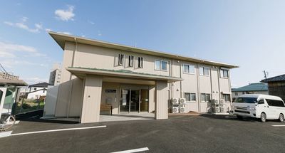 広々とした建物の外観