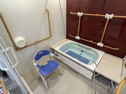 バリアフリー対応の浴室