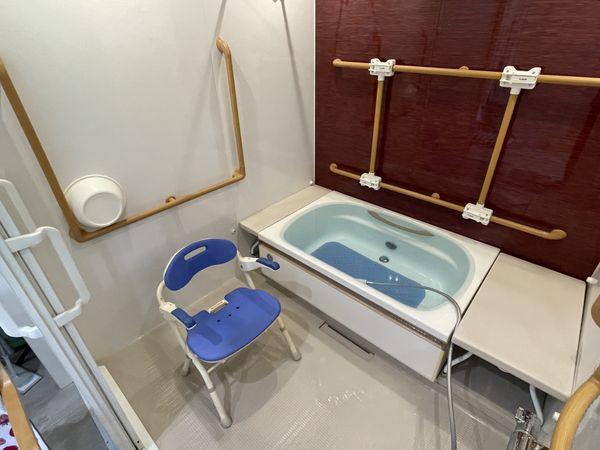 バリアフリー対応の浴室