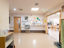 明るい食堂の様子