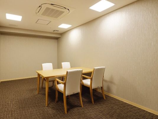 シンプルな多目的室