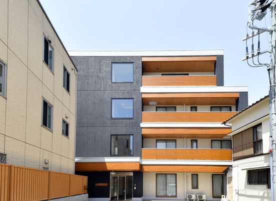 モダンな建物の外観