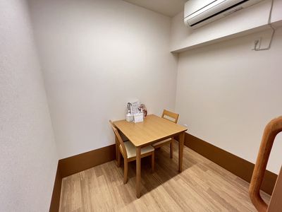 落ち着いた雰囲気の居室