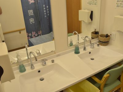 洗面所の清潔感ある風景