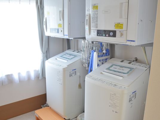 洗濯機と乾燥機の設備