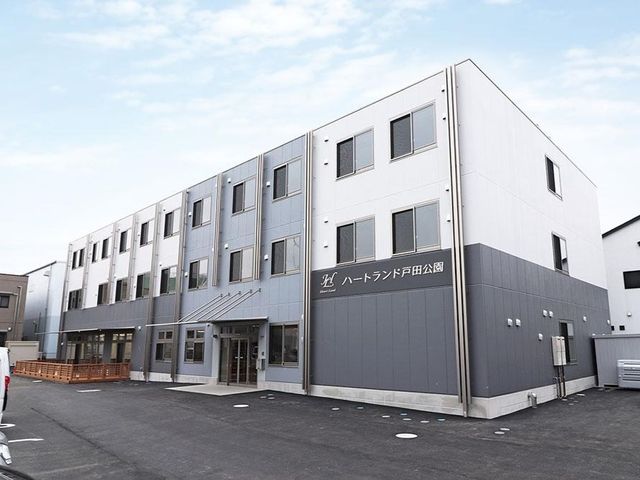 キレイな外観の施設 外観 この施設の外観はとても綺麗で、快適な勤務環境が期待できます。
