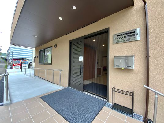 バリアフリーのエントランス風景