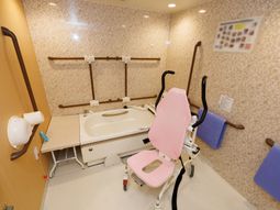 手すり付き浴室