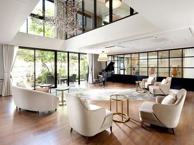 洗練された共有ラウンジ