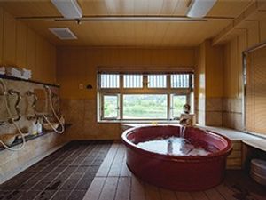 浴室の大きな湯船  