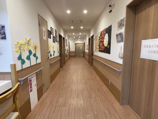 ケア施設の廊下
