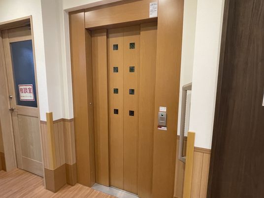 清潔感あるエレベーター