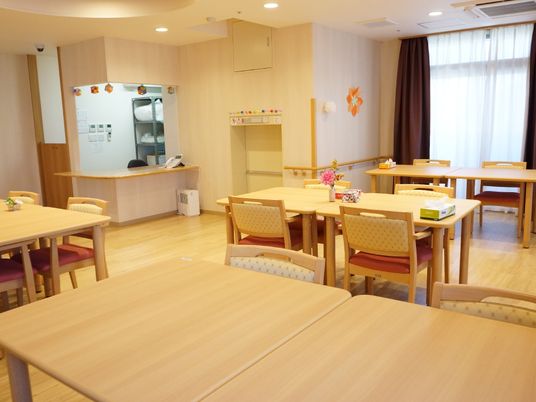 温かみのある食堂空間