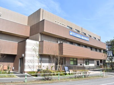 職場となる建物の外観