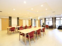 明るいダイニングスペース