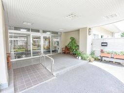 暖かみのあるエントランス風景