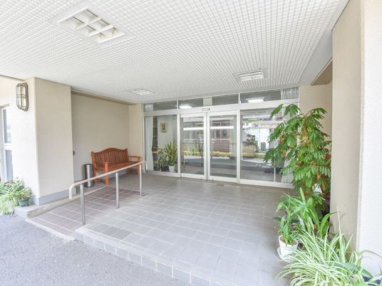 清潔なエントランス風景
