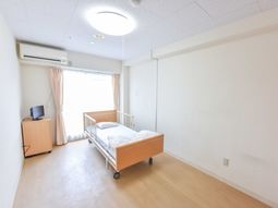 広々とした明るい居室