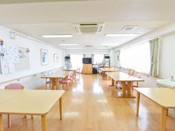 明るいダイニングスペース