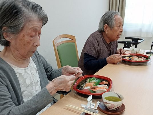 和食の彩り豊かな食事
