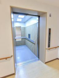 スムーズに移動可能なエレベーター