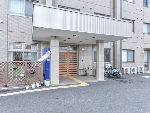 明るいエントランス風景
