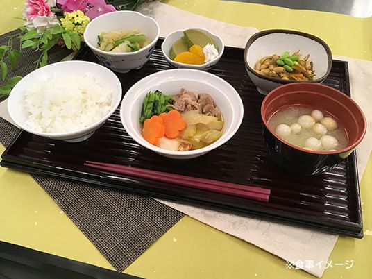和食の丁寧な食事セット