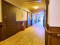 清潔な廊下デザイン