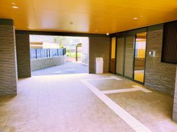 明るいエントランス