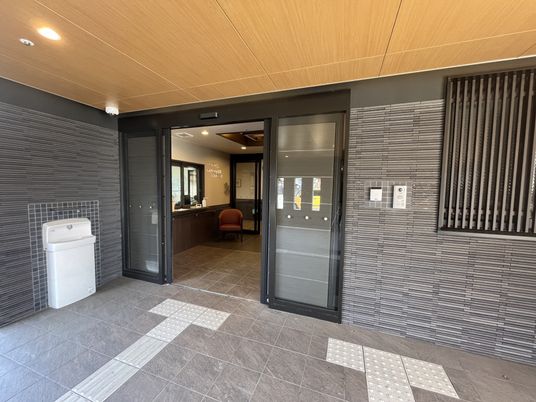 入口のエントランス