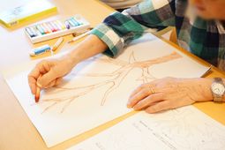 多目的室のスケッチ活動