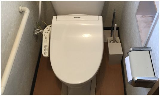 機能的な設備のトイレ