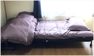 窓際のベッド居室
