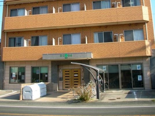 建物正面の外観  