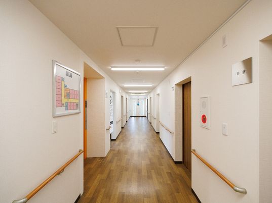 清潔感ある廊下の風景