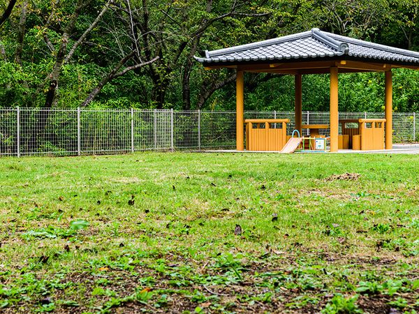 公園の休憩所