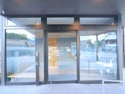 エントランスの外観