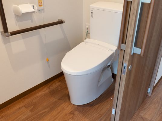 バリアフリーのトイレ空間