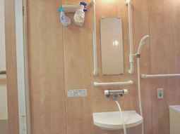 バリアフリー洗面所の設備