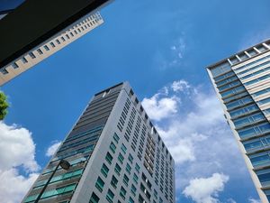 高層建物の外観  