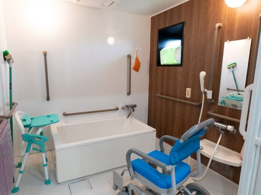 バリアフリーの浴室設備