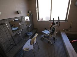 快適な介護用浴室