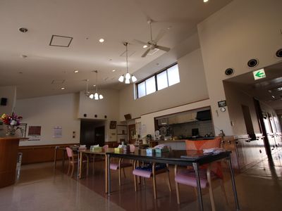 広々としたキレイな食堂