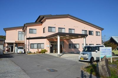 日差しを受ける建物外観