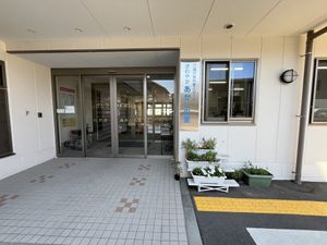 エントランスの明るい雰囲気