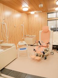 明るい入浴介助スペース